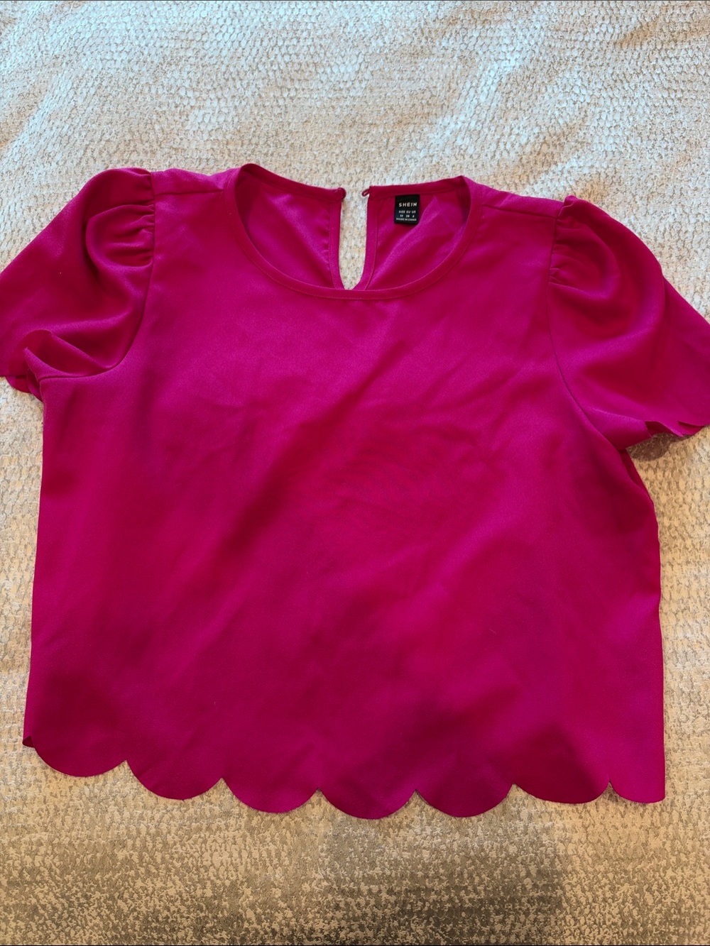 SHEIN Bright Fuchsia Puff Sleeve Scallop Hem Blouse
